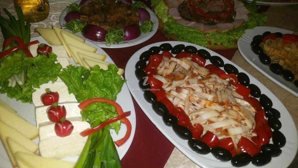 Pensiunea Valea Negrasului Trăisteni Extérieur photo